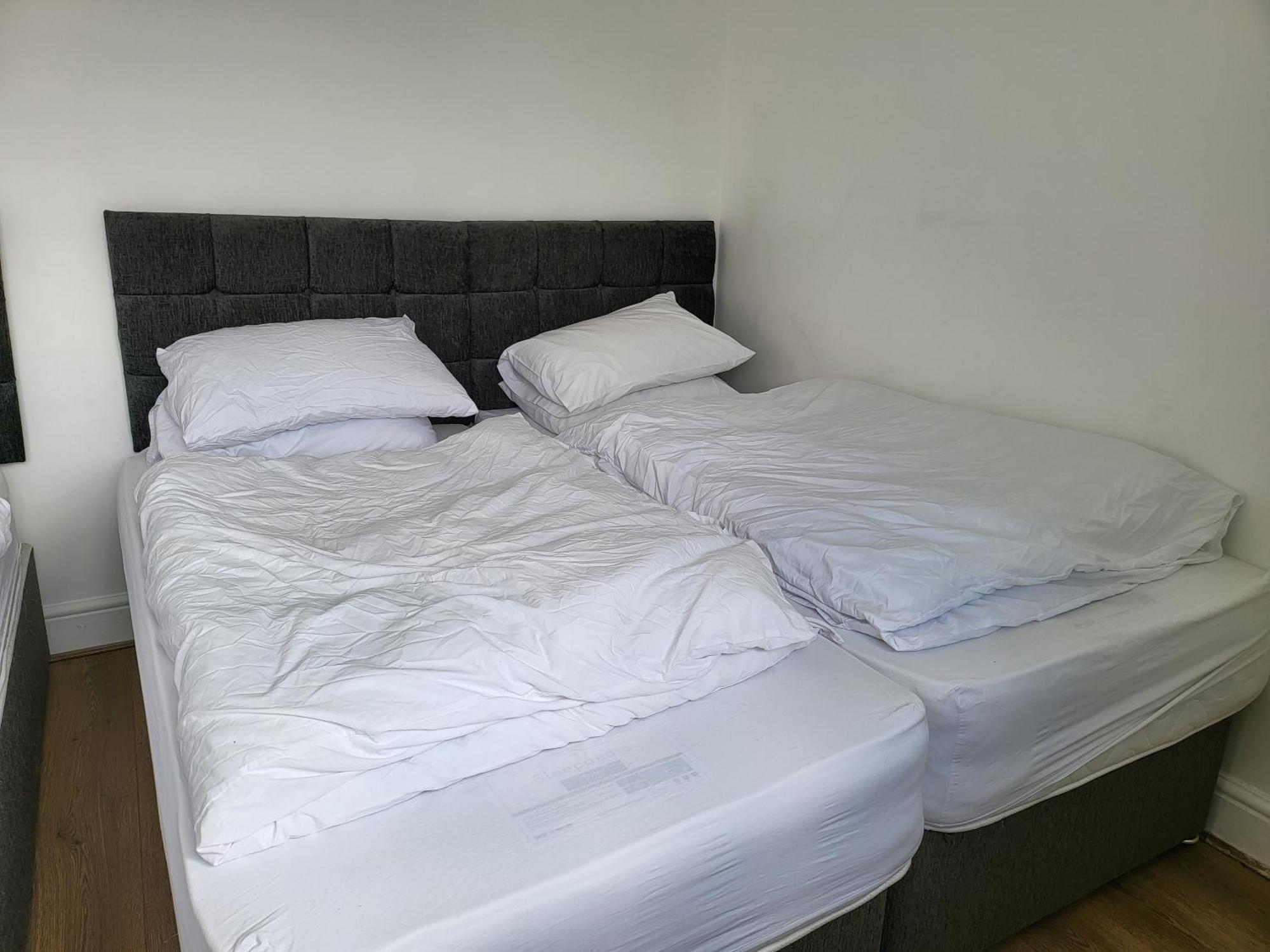 Apartment Aspire 1 Bedroom, 3 Single Beds Bristol